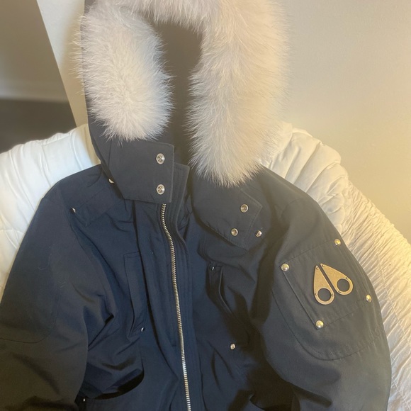 L kids Moose Knuckle jacket. - Picture 4 of 7